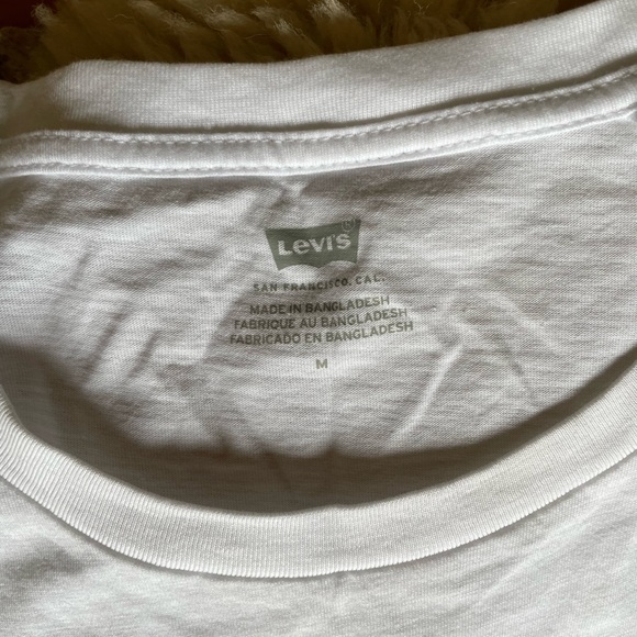 Levi’s White Blue and Pink Logo T Shirt Size Medium - Picture 5 of 6
